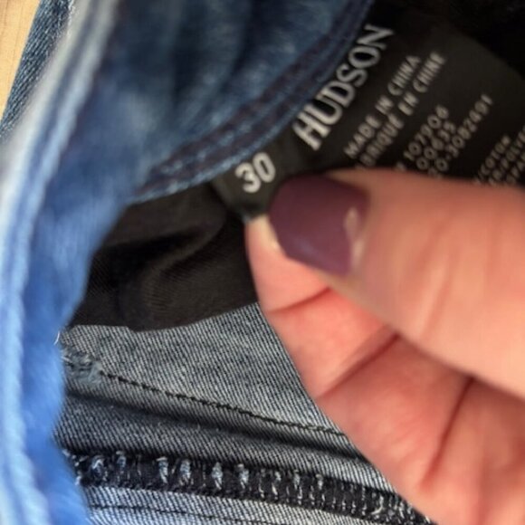 Hudson Collin Crop Distressed Hem Dark Wash Jeans size 30 - Picture 6 of 10